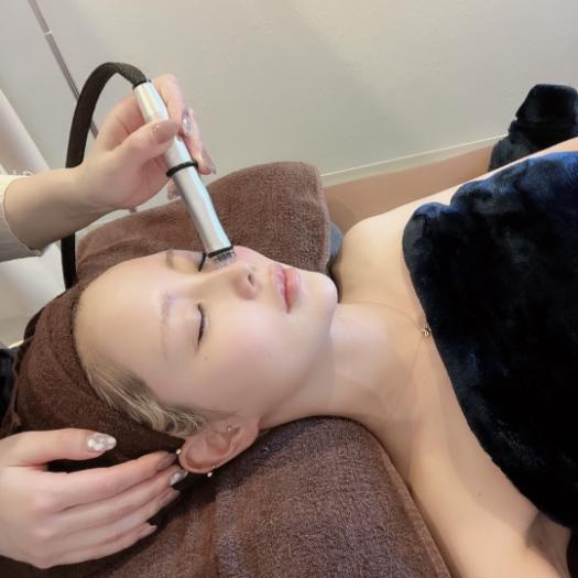 GRACE PEELによるフェイシャル施術